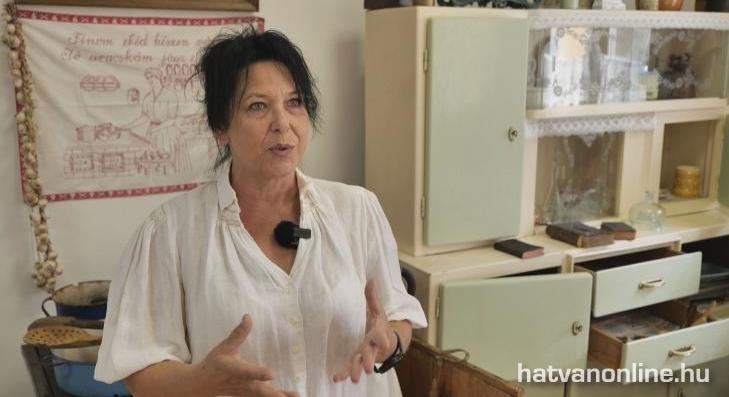 MEGYEHATÁR: Karácsond egy napja kiállítás 