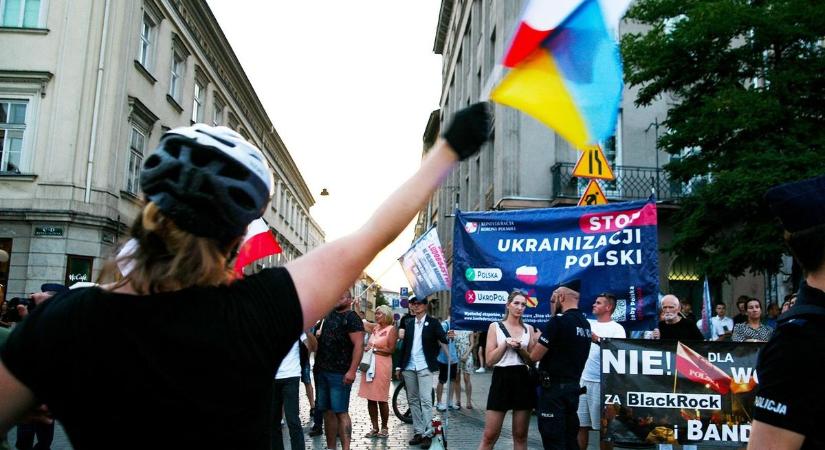 Ukránok tízezrei hagyhatják ott Lengyelországot a megszorítások miatt