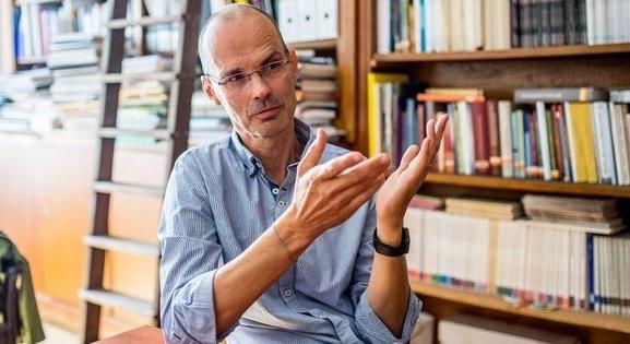 Fleck Zoltán: Novák Katalin a levegőbe beszél a jó iskoláról