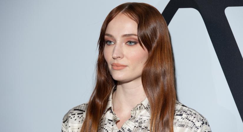 Sophie Turner először mozdult ki, mióta kiderült, hogy válnak, és nem is akárkivel
