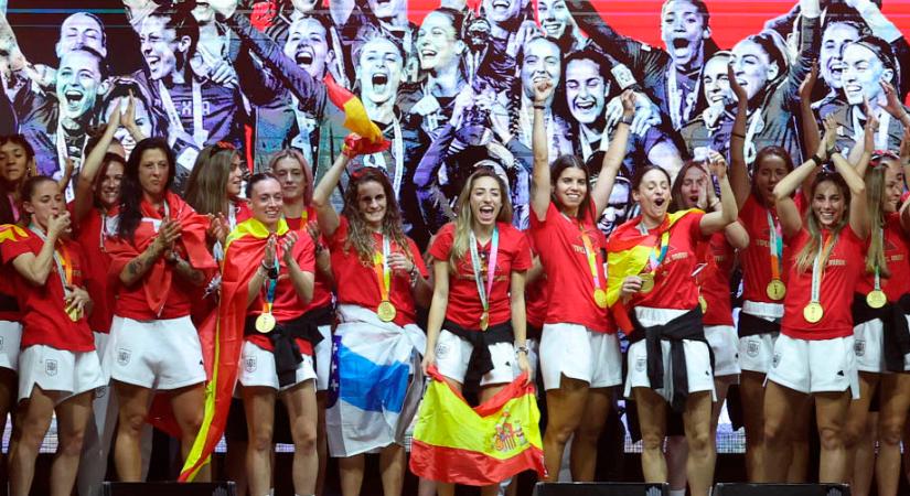 Tovább sztrájkolnak a világbajnok spanyol női focisták