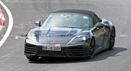Először nézhetjük meg belülről az elektromos Porsche Boxstert