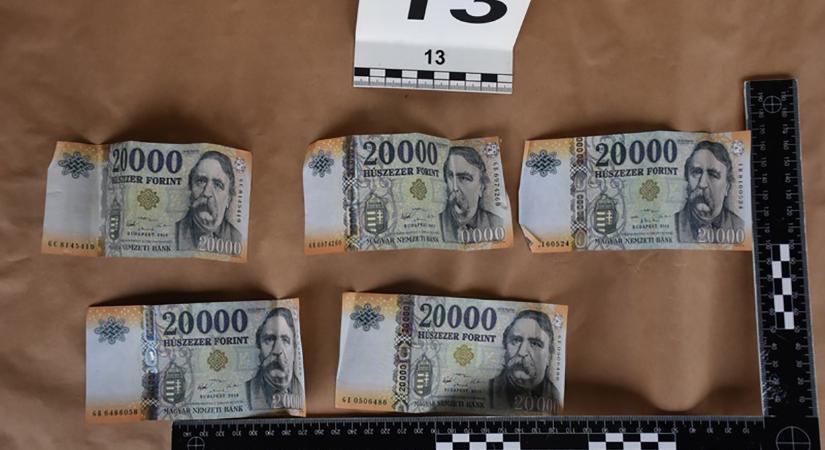 Furfangos módszerrel loptak egy vésztői nőtől