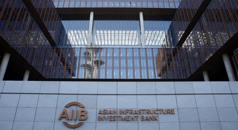 15 milliárd forintot kéne kifizetnie az orosz kémbanknak a magyar befektetők felé szeptemberben