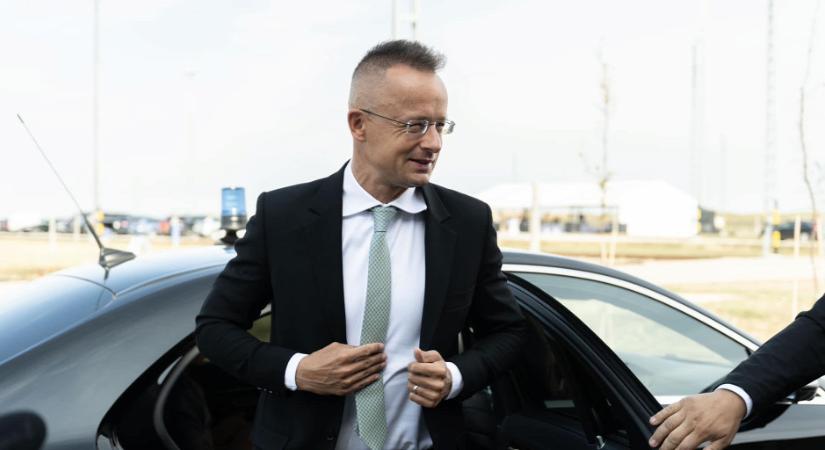 Szijjártó Péter: A terrorizmus és az illegális bevándorlás egyfajta ördögi kört alkot egymással