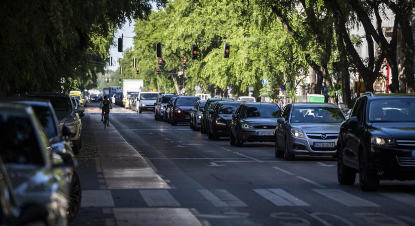 Kiderült az igazság a pesti dugóhelyzetről: örülj, hogy nem Bukarestben kell nap min nap autóznod