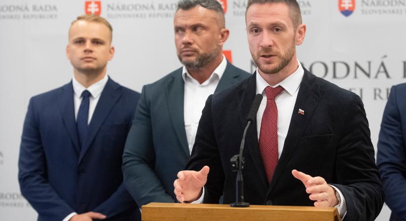 4500 megfigyelőt delegál a választási bizottságokba a Republika