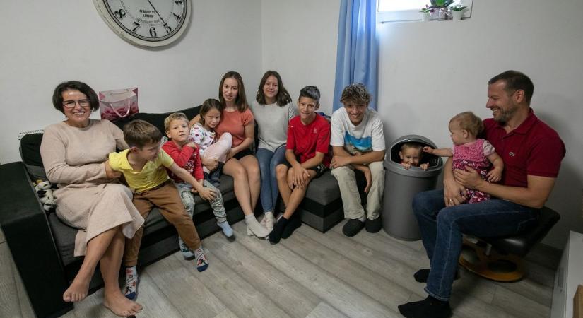 Ahány nap, annyi kaland a kilencgyermekes debreceni Jakab család otthonában