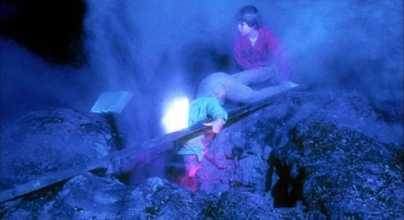 A kapu: Délutáni matinéba ágyazott, könnyed kis horrorfilmecske (kritika)