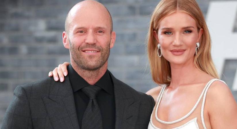 Íme Jason Statham szerelmének dögös, fehérneműs képe: Rosie alakja két gyermek után is ámulatba ejtő