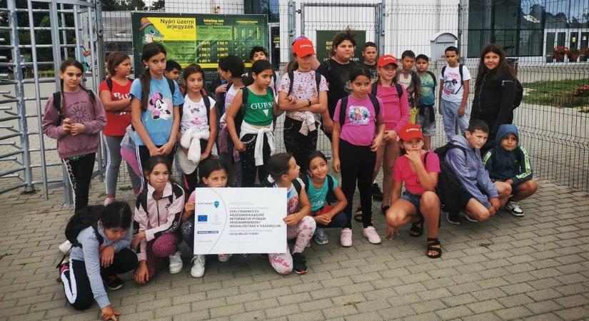 Számos élménnyel gazdagodnak a tiszabői gyerekek a berekfürdői táborban
