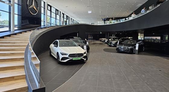 Megnéztük a legnagyobb és legmodernebb új magyar Mercedes szalont