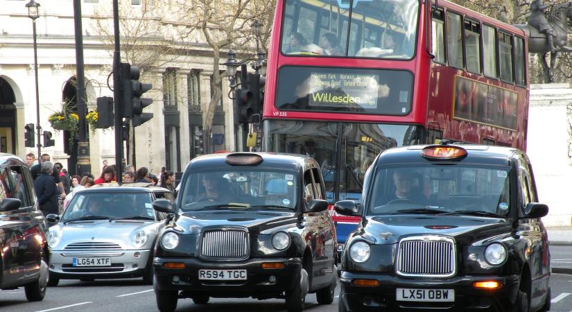 Megint új dátuma van a belsőégésű autók kiszorításának Nagy-Britanniában