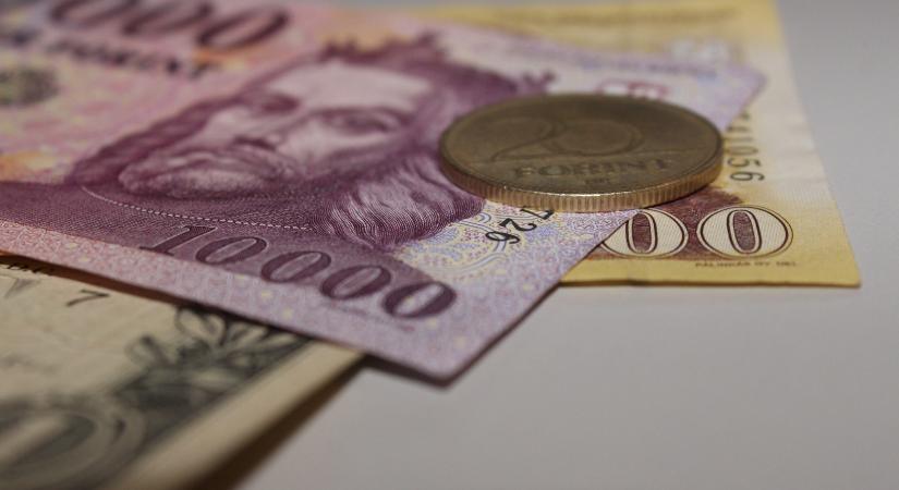 Bepilledt a forint