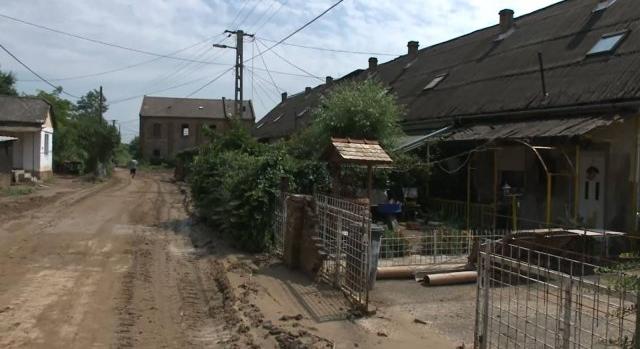 Lehet, hogy nem jutnak hozzá a kormány által beígért támogatáshoz a recski sárlavina károsultjai