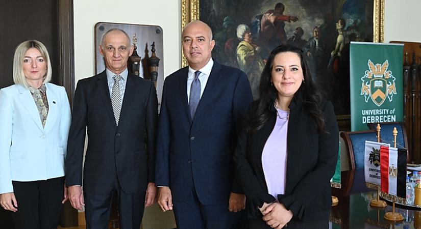 Újabb kapcsolatokat építhet ki Egyiptommal a Debreceni Egyetem