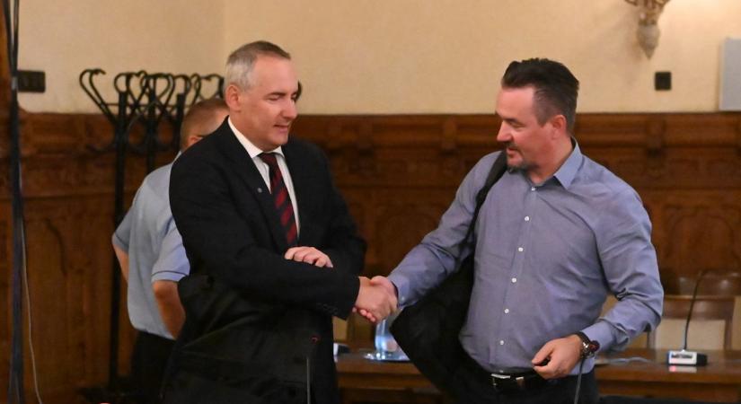 Fotókon mutatjuk a kaposvári önkormányzat közgyűlését