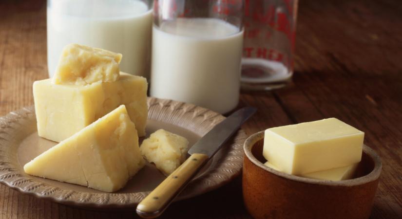 Világszerte csökkenő pályán a tejtermék-árak