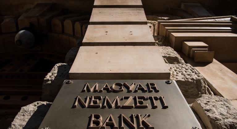 Több száz milliós bírságot kapott a jegybanktól a szabálytalanságok sorát felvonultató cég