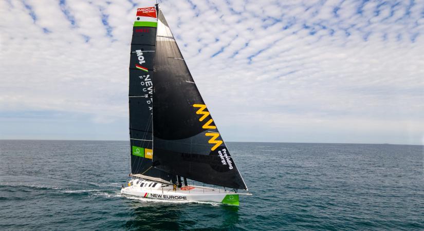 IMOCA 60 – 48H Azimut négykezes rajt ma kora délután – Weöres Szabolcs újabb mérföldeket gyűjthet a Vendée Globe rajtjog megszerzéséhez