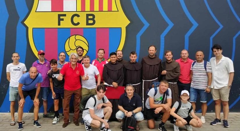 Magyar papok és szerzetesek játszottak a Barcelona legendáival
