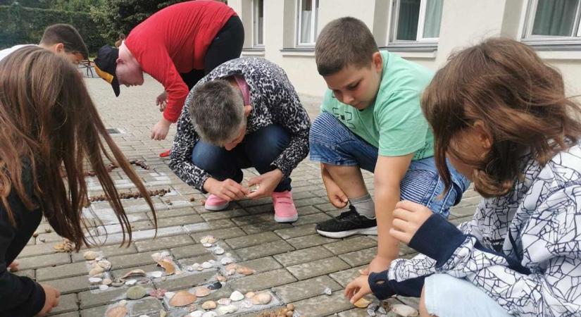 Együtt, egymásért tanulnak - Közös programban vesznek részt a Reményik-iskola diákjai