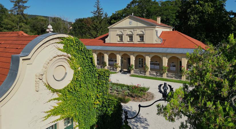 Őszi kulturális élmények a Klebelsberg Kastélyban – Irodalom, zene, film és izgalmas beszélgetések varázslatos környezetben