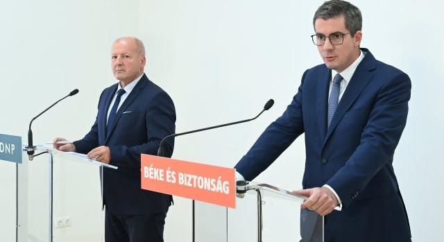 Kocsis Máté még mindig a svédeket támadja a köztévében leadott film miatt, ők viszont tárják kezüket, mert náluk a kormány nem szól bele a közmédia működésébe
