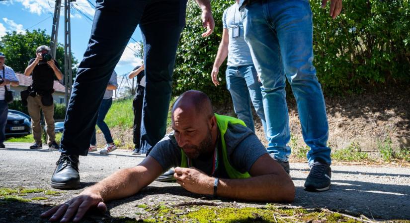 Korábban autóval üldözte, most Orbán Viktor szomszédjába költözik Szabó Bálint szegedi képviselő
