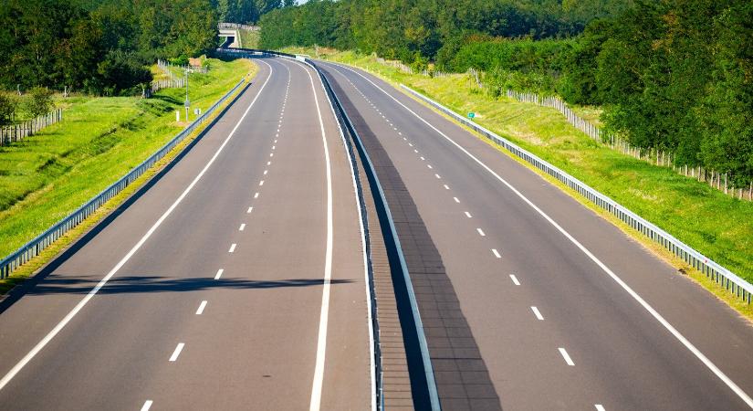 Szólóban épült meg Észak-Erdély új autópályaszakasza, de így sokat segíthet az erdélyi forgalomnak