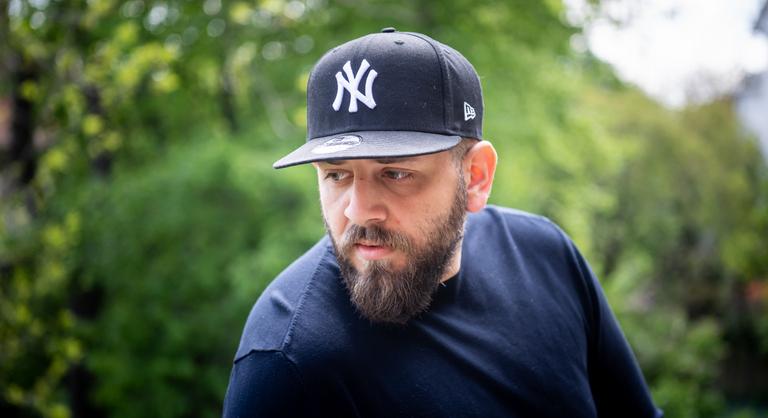 Mandulagyulladás miatt némult meg G.w.M, eltiltották az énekléstől