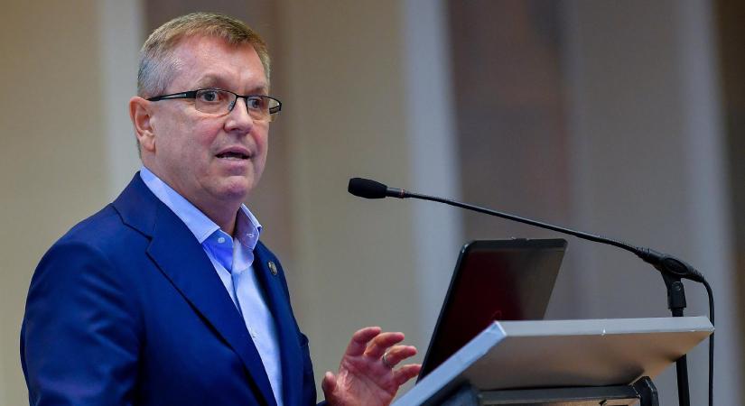 Matolcsy szerint a kormány "kalandor gazdaságpolitikájával" olajat önt a tűzre