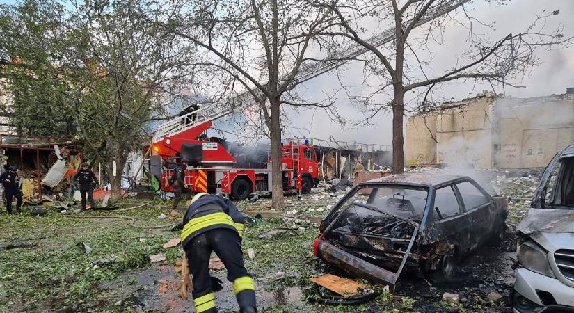 Ukrán kormányfő: Húszan sérültek meg az orosz rakétatámadásban