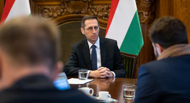 Olyat mondott Varga Mihály, amivel a forintot és az OTP részvényeit is megrángatta