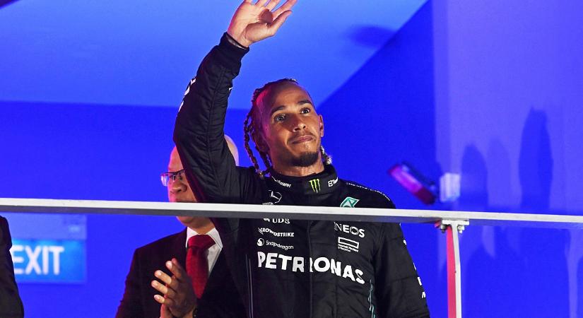 Íme Lewis Hamilton bámulatos sisakja a 2023-as F1-es Japán Nagydíjra
