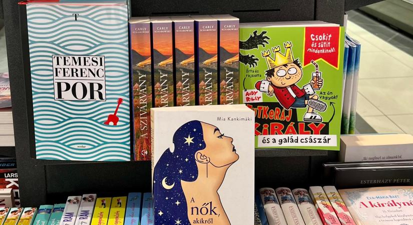 Hódpress exkluzív: már be is gyűjtötték a fideszes képviselő által felkutatott meleg témájú könyveket