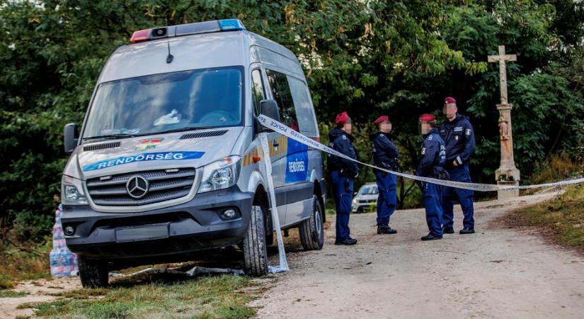 Hatalmas robbanás volt Esztergomban, métereket repültek a kommandósok