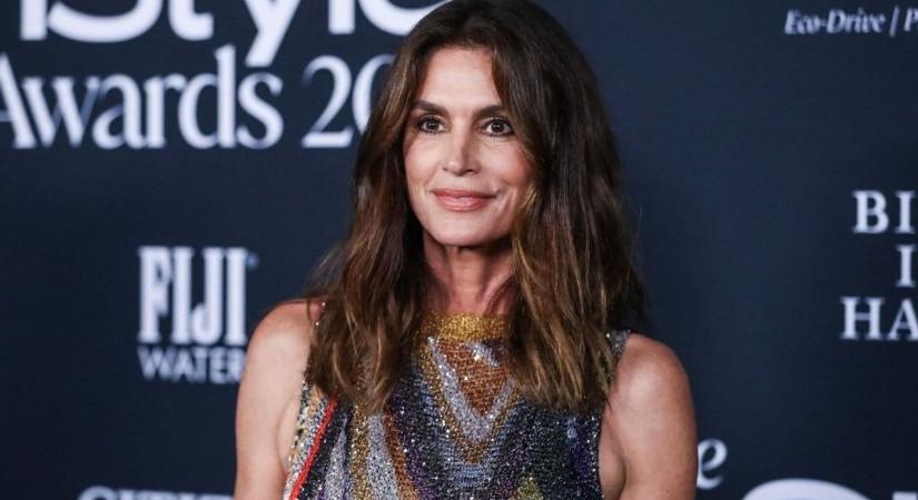 35 év után kerültek elő Cindy Crawford meztelen képei