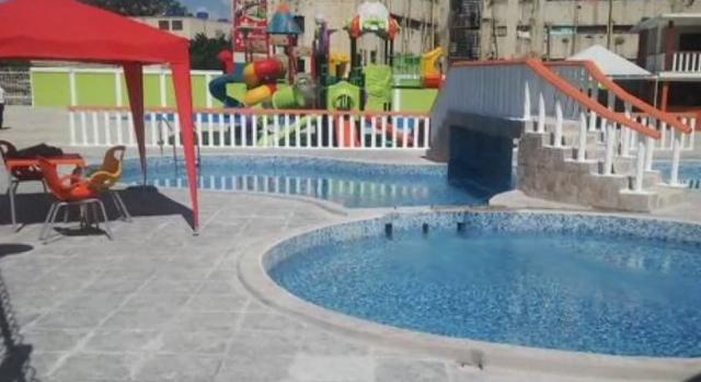 Medence, night club és állatkert is volt a venezuelai luxusbörtönben, amit 11 ezer katonával foglalták vissza a raboktól a kormány