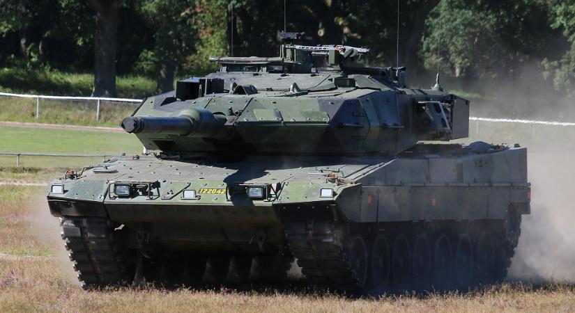 Harckocsikat kapott Svédországtól Ukrajna