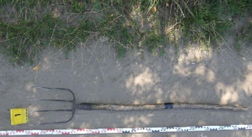 Hajmeresztő, mi hullott az útra Érden egy kisteherautóból