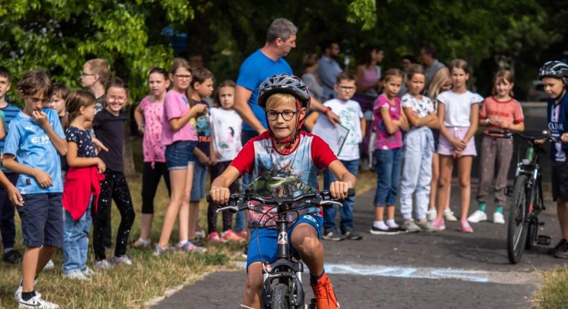 V-Bike-on szállni élvezet