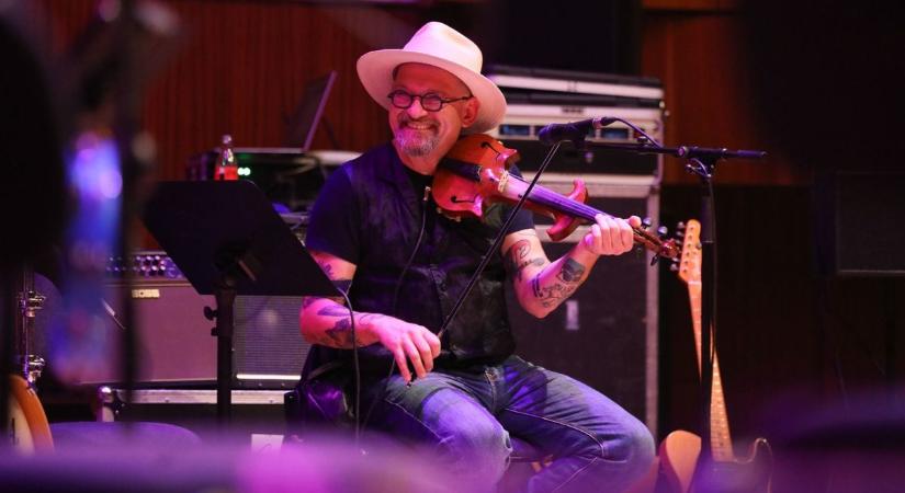 Báró és barátai a Bartók Terem színpadán: a blues mindent vitt - Galéria a koncertről