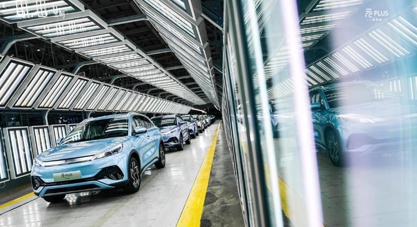 A thaiföldi kormányfő is keresi Elon Musk kegyeit