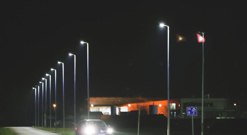 Bővítik a pellérdi szőlőhegyen a közvilágítási rendszert