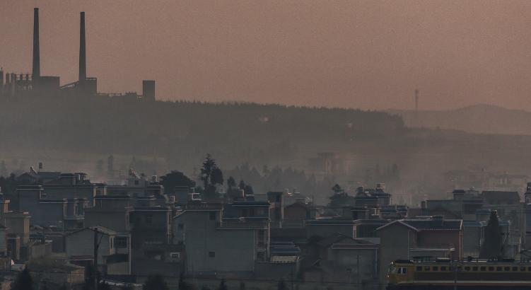 Kína hatalmas szénerőmű építése furcsa éghajlati logikával bír