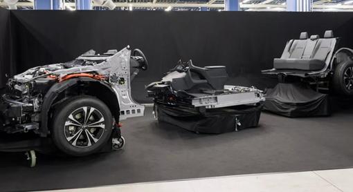 A Toyota is úgy gyártja majd az autókat, mint a Tesla