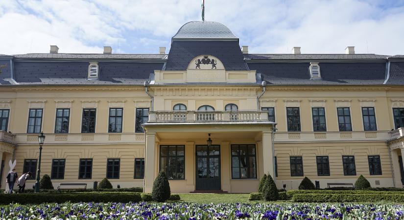 Finisszázzsal kezd búcsúzni Sissi-kiállításától a gyulai kastély