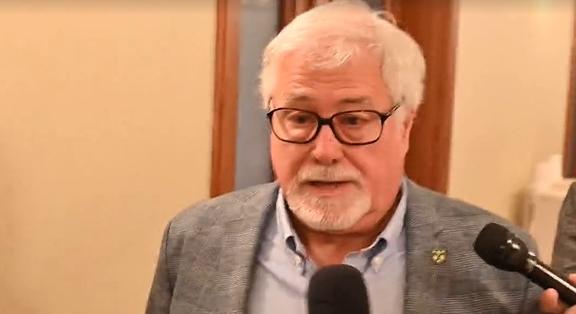 Évek óta valótlan vagyonnyilatkozatokat ad le Karácsony pénzhordozója