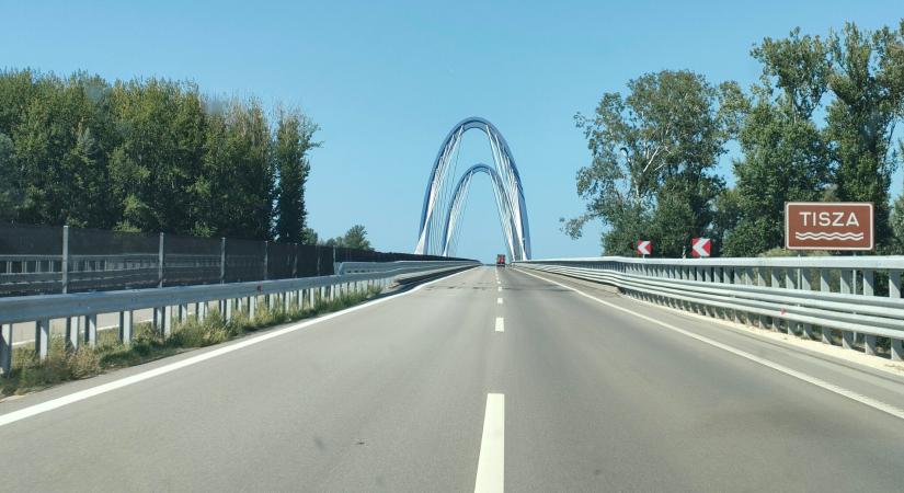 Alig használják a közel 400 milliárdért épülő, Békéscsabára vezető M44-es utat
